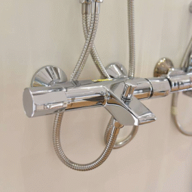 Ảnh thật tế Vòi sen tắm cây INAX BFV-6015S nhiệt độ tự động