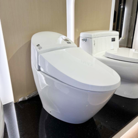 Ảnh thực tế Bồn cầu INAX AC-2700VN 1 khối Aqua Ceramic nắp êm (AC2700VN)-2