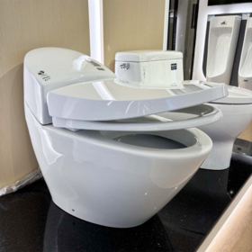 Ảnh thực tế Bồn cầu INAX AC-2700VN 1 khối Aqua Ceramic nắp êm (AC2700VN)