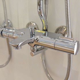 Ảnh thực té vòi sen tắm cây INAX BFV-3415T-3C nhiệt độ Massage