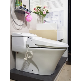 Ảnh thực tế Bồn cầu thông minh INAX AC-1008R+CW-KA22AVN Aqua Ceramic